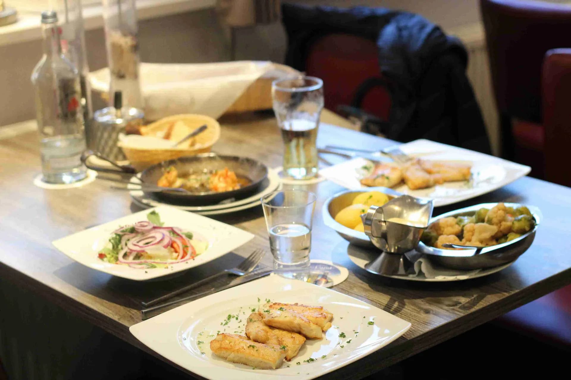 Saisonales Gericht im Fischrestaurant Seute Deern